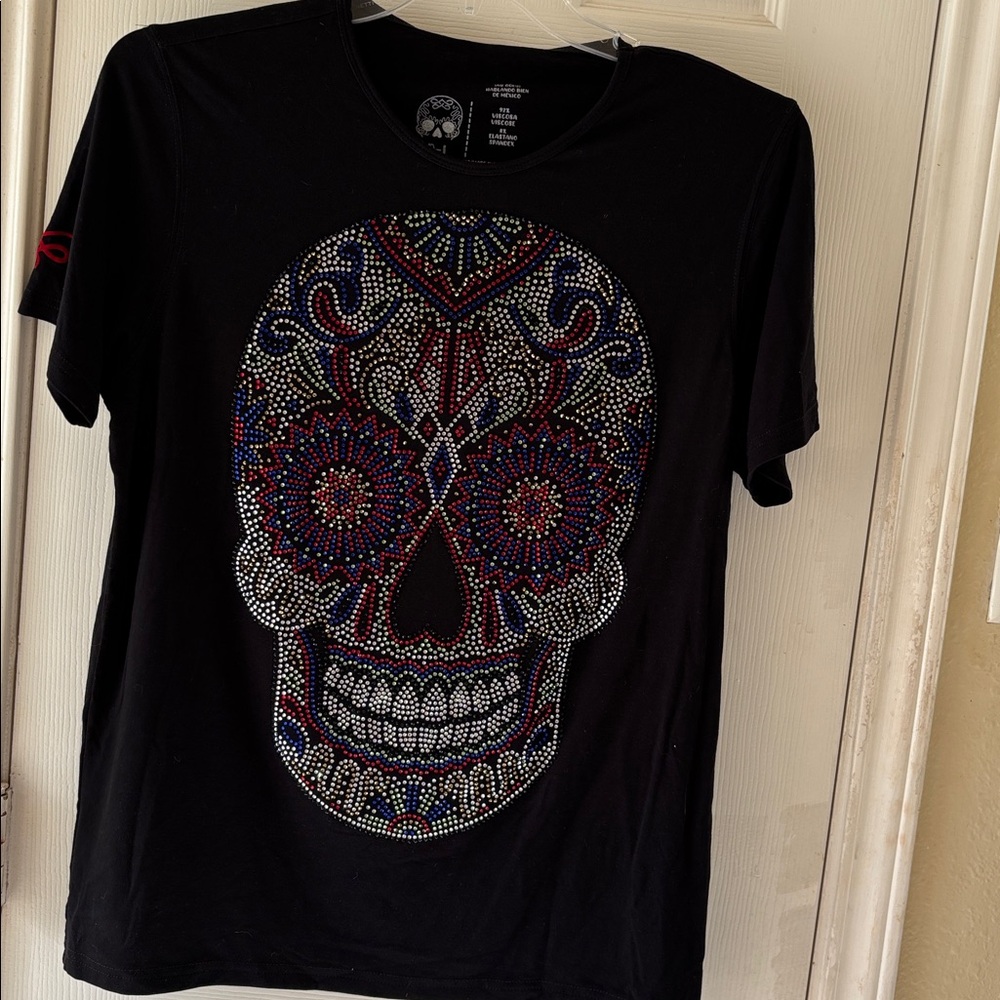 Ayguey Black Skull Graphic graphic tee. NWT - Picture 2 of 5